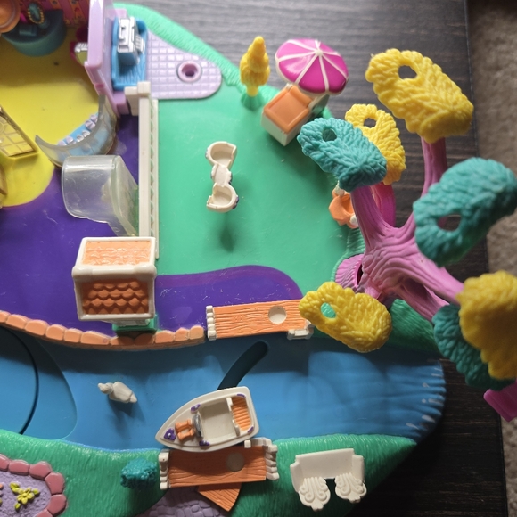 Vintage 1996 Polly Pocket Magical Movin’ Pollyville - Picture 6 of 8